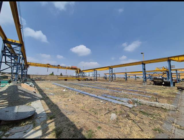 1,640M² WAREHOUSE TO LET IN ROODEKOP